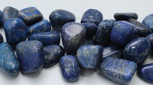 Lapis Lazuli Taşı Nedir? Özellikleri, Faydaları ve Burçlara Etkisi