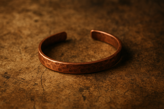 Bakır Bilekliklerin Faydaları, Kullanımı ve Tarihsel Önemi